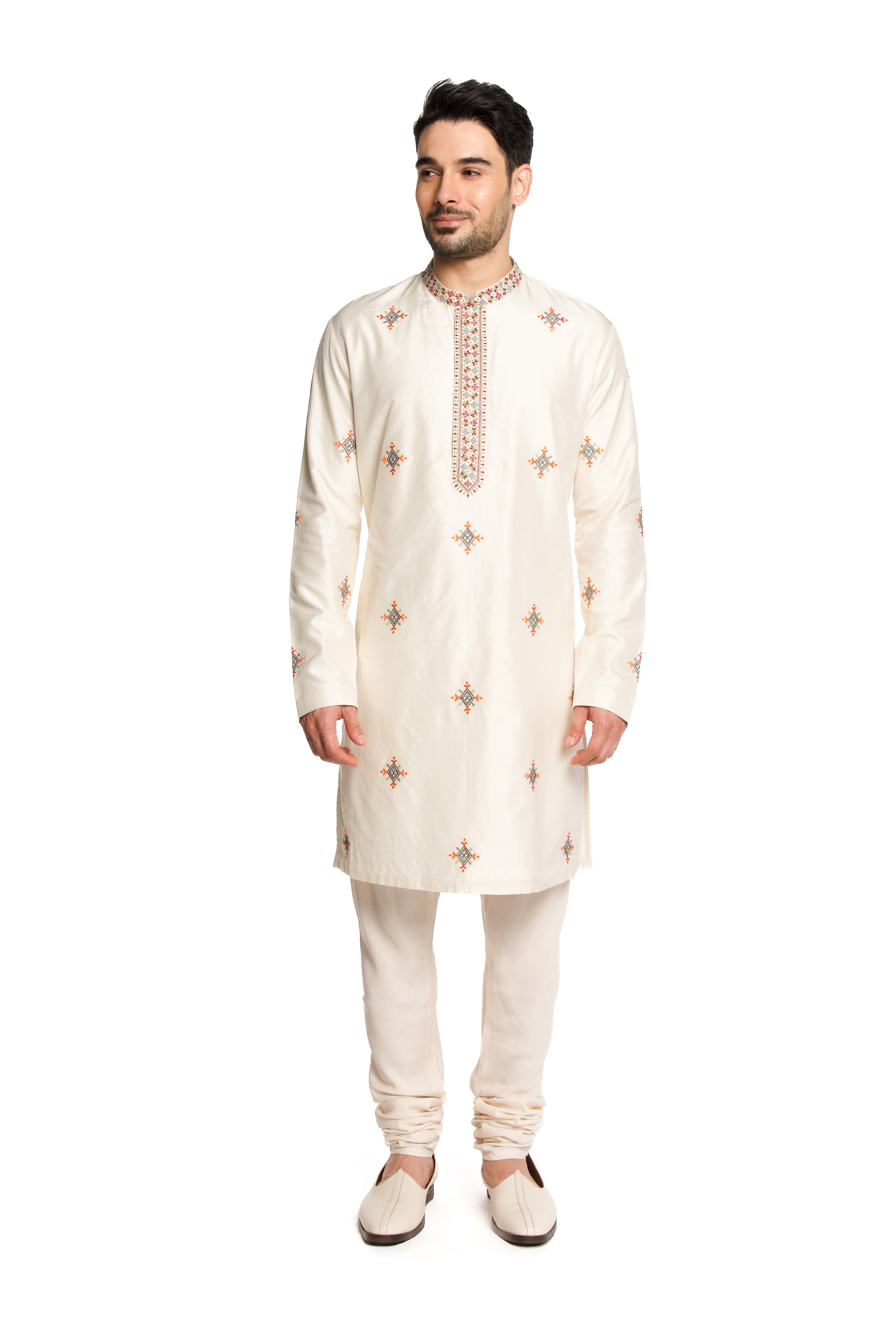 Ivory Kashmiri Thread Work All Over Booti Embroidered Kurta Set - Arjuun Kilachand