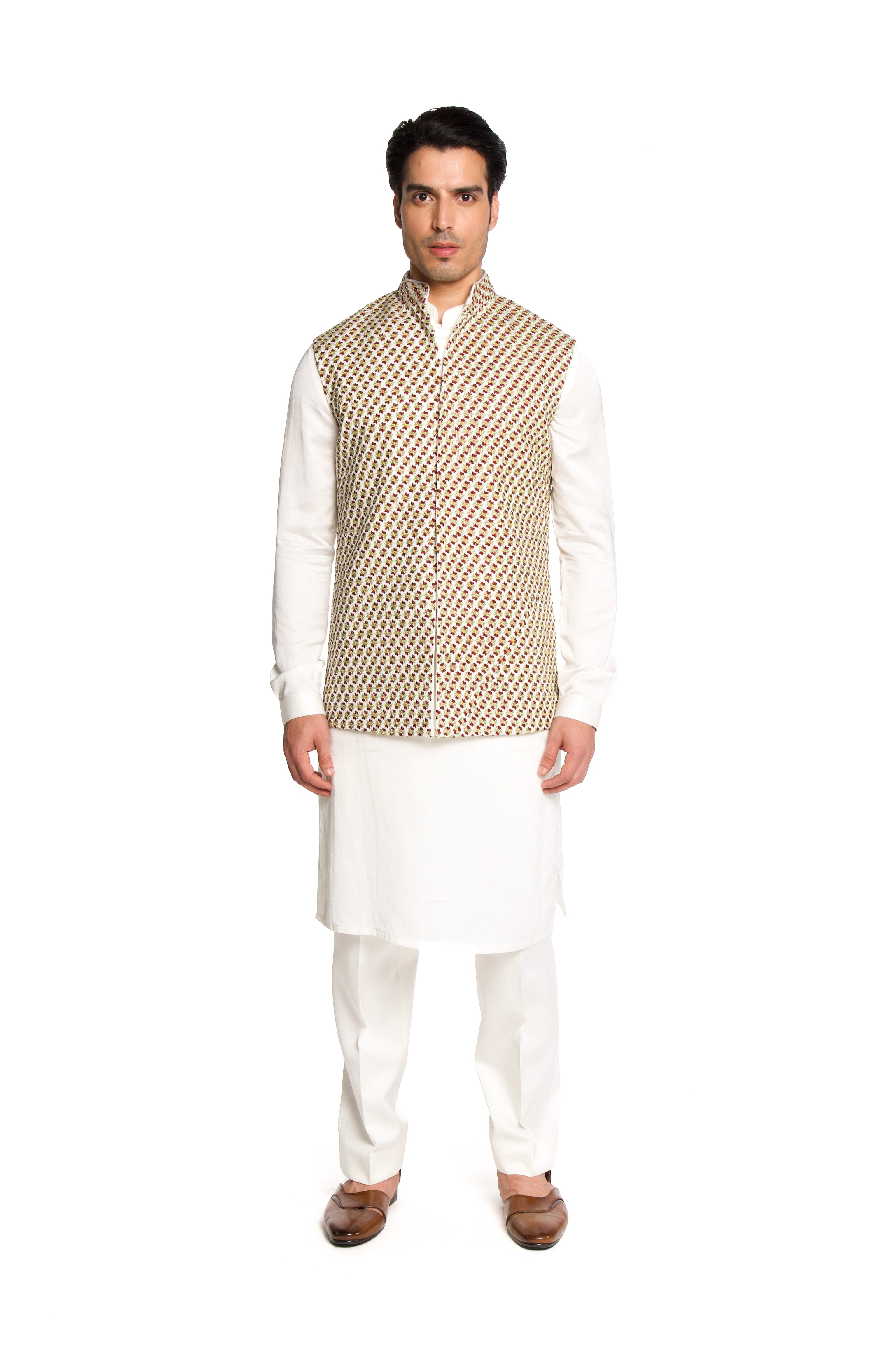 Ivory All Over Kashmiri Embroidered Bundi Set - Arjuun Kilachand