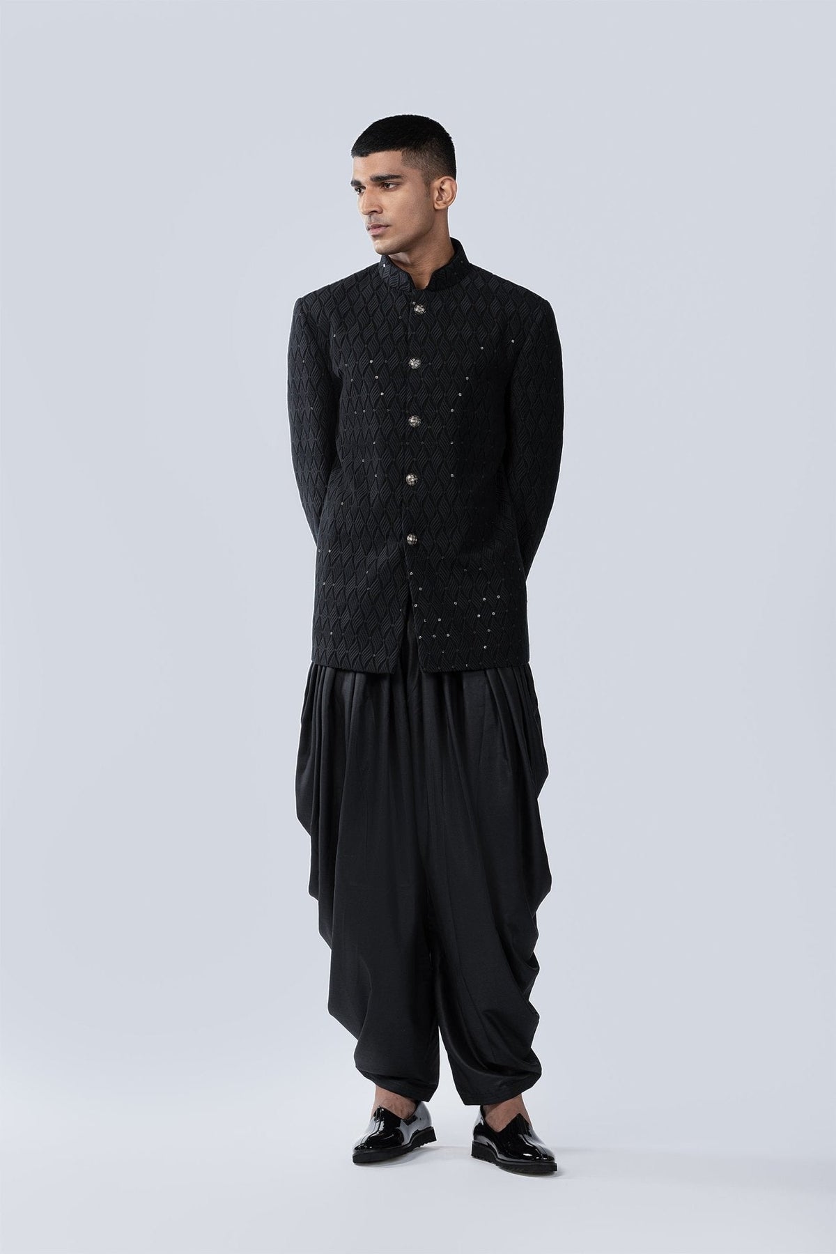 BLACK EMBROIDERED BANDGALA JACKET - Arjuun Kilachand