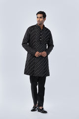 BLACK EMBROIDERED KURTA - Arjuun Kilachand