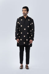 BLACK EMBROIDERED KURTA - Arjuun Kilachand