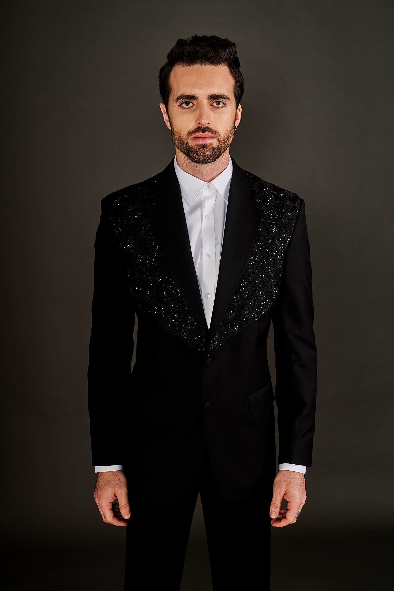 BLACK EMBROIDERED SUIT - Arjuun Kilachand