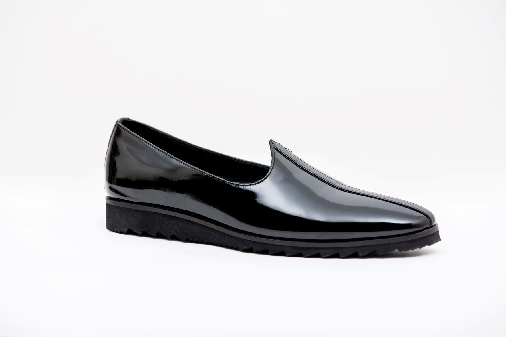 BLACK PATENT MOJDI – Arjuun Kilachand