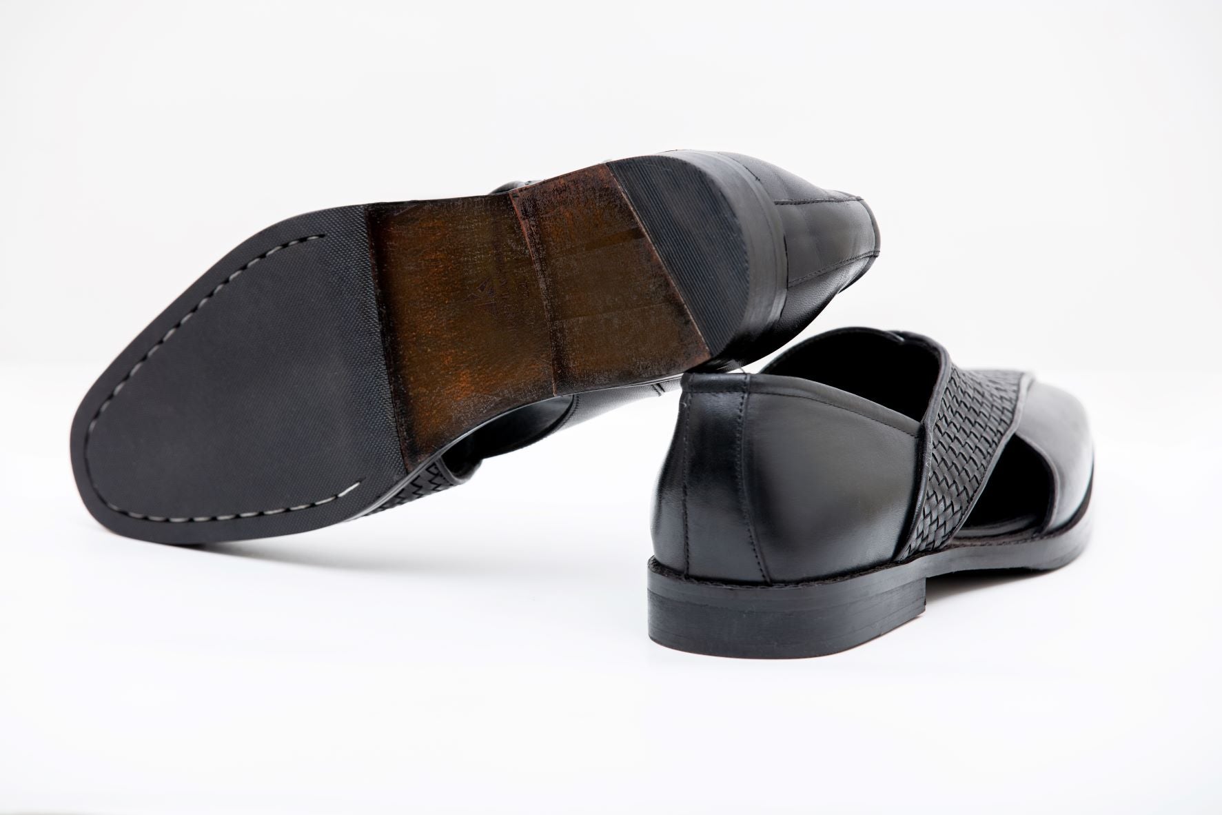 BLACK PESHAWARI SANDAL - Arjuun Kilachand